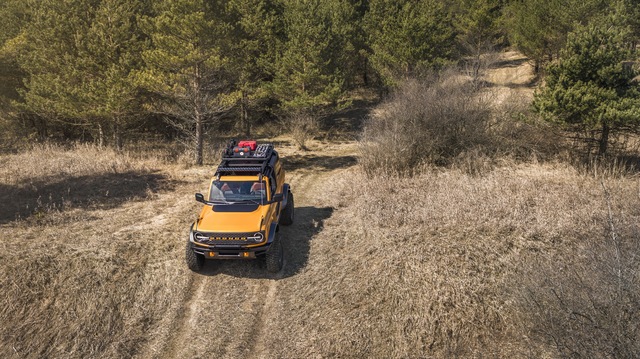Ford Bronco chính thức chào sân: Trở lại để thống trị thị trường SUV off-road - Ảnh 7.