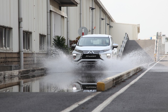 Mitsubishi Xpander lắp ráp trong nước xuất xưởng, hưởng ưu đãi trước bạ gần 40 triệu đồng, làm khó Suzuki Ertiga và XL7 - Ảnh 4.