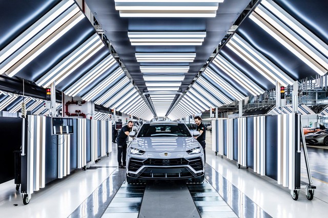 Urus trở thành ngòi nổ doanh số của Lamborghini với 10.000 xe xuất xưởng sau 2 năm - Ảnh 2.