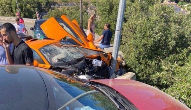 Tay đua F1 kỳ cựu từng lái các siêu phẩm nhưng gặp nạn phá tan McLaren Senna LM còn chưa ra mắt - Ảnh 1. Tay đua F1 kỳ cựu từng lái các siêu phẩm nhưng gặp nạn phá tan McLaren Senna LM còn chưa ra mắt - Ảnh 1.