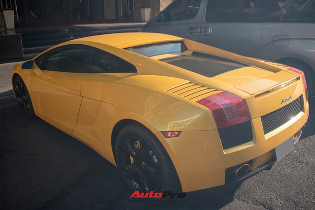 Lamborghini Gallardo 2004 vừa về Việt Nam bất ngờ xuất hiện tại thành phố Huế  - Ảnh 2.