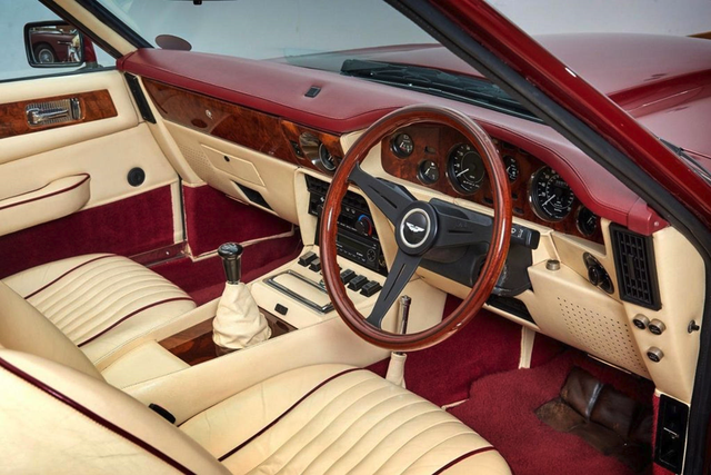 Chiếc Aston Martin V8 Volante của David Beckham được rao bán có gì đặc biệt? - Ảnh 2.