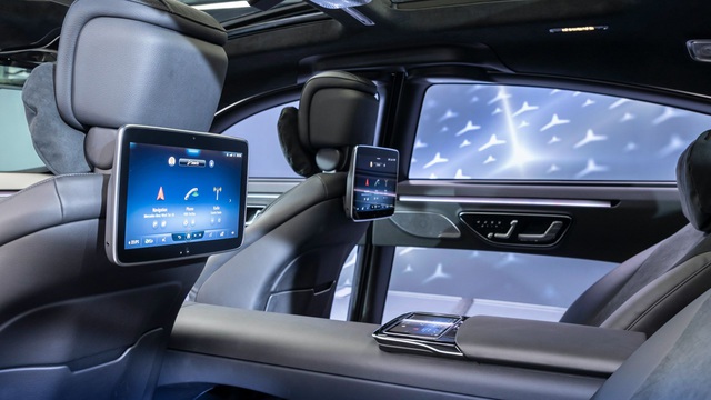 Mercedes-Benz S-Class mới sắp làm nhiều đại gia Việt mở hầu bao với dàn 5 màn hình khủng trong nội thất