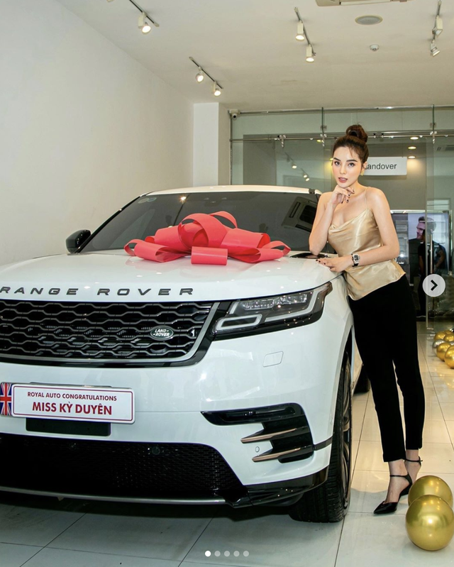 Hoa hậu Kỳ Duyên sắm Range Rover Velar giá 5,4 tỷ, fan vào khen: ‘Bằng tuổi mà tớ mới mua được SH’ - Ảnh 1.