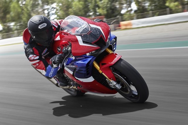 Honda CBR1000RR-R Fireblade ra mắt tại Việt Nam, giá bán ngang ngửa CR-V - Ảnh 2.