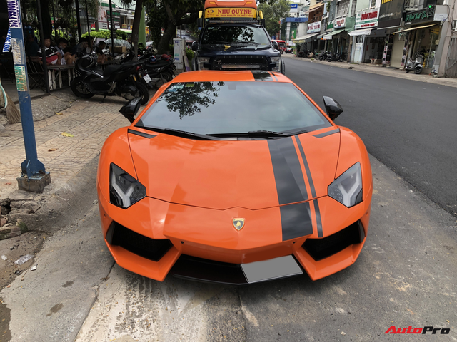 Cận cảnh Lamborghini Aventador LP700-4 độ hệ thống ống xả ngàn đô tại Sài Gòn - Ảnh 2. Cận cảnh Lamborghini Aventador LP700-4 độ hệ thống ống xả ngàn đô tại Sài Gòn - Ảnh 2.