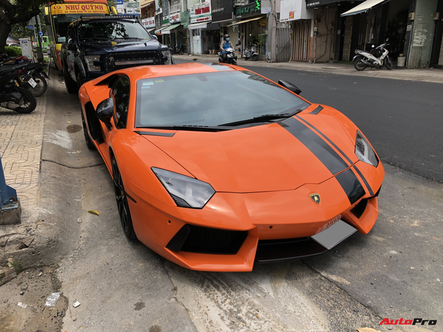 Cận cảnh Lamborghini Aventador LP700-4 độ hệ thống ống xả ngàn đô tại Sài Gòn - Ảnh 3. Cận cảnh Lamborghini Aventador LP700-4 độ hệ thống ống xả ngàn đô tại Sài Gòn - Ảnh 3.