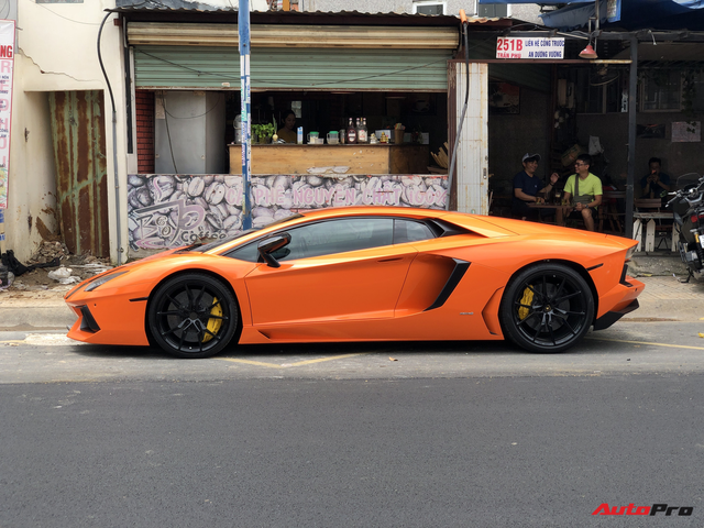 Cận cảnh Lamborghini Aventador LP700-4 độ hệ thống ống xả ngàn đô tại Sài Gòn - Ảnh 4. Cận cảnh Lamborghini Aventador LP700-4 độ hệ thống ống xả ngàn đô tại Sài Gòn - Ảnh 4.