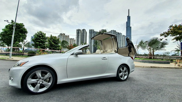 Góc giữ giá: Lexus IS 250C 9 năm tuổi có chào bán 1,4 tỷ đồng, đắt ngang Mercedes-Benz C 180 2020 - Ảnh 1.