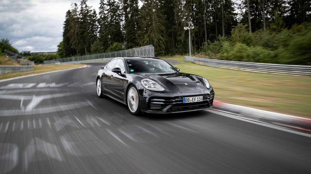 Porsche Panamera 2021 chuẩn bị ra mắt - Sedan thể thao hạng sang ưa thích của nhà giàu Việt