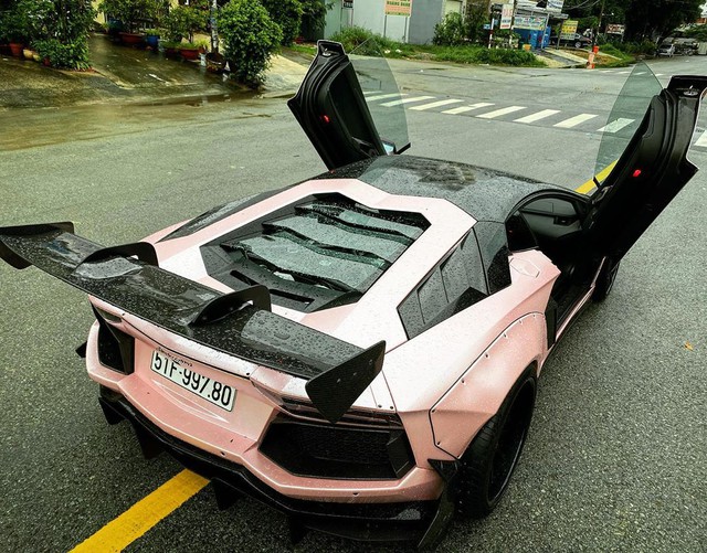 Doanh nhan Da Lat chia tay sieu pham Lamborghini Aventador do Liberty Walk phien ban gioi han