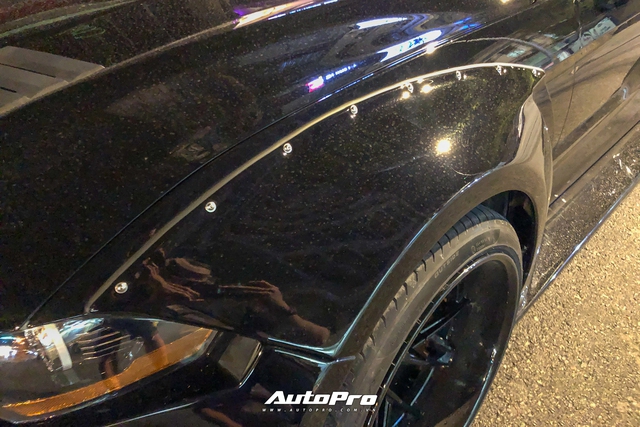 Bắt gặp Ford Mustang GT 5.0 độ bodykit thân rộng độc nhất Việt Nam - Ảnh 2. Bắt gặp Ford Mustang GT 5.0 độ bodykit thân rộng độc nhất Việt Nam - Ảnh 2.