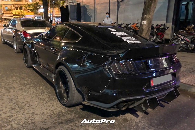 Bắt gặp Ford Mustang GT 5.0 độ bodykit thân rộng độc nhất Việt Nam - Ảnh 6. Bắt gặp Ford Mustang GT 5.0 độ bodykit thân rộng độc nhất Việt Nam - Ảnh 6.