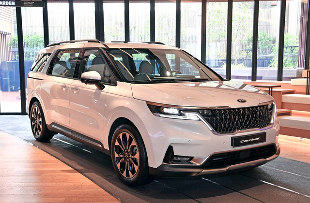 Chi tiết Kia Sedona 2021 ngoài đời thực: Đẹp như xe sang, dân Hàn đổ xô đặt mua, chờ THACO lắp ráp tại Việt Nam - Ảnh 2. Chi tiết Kia Sedona 2021 ngoài đời thực: Đẹp như xe sang, dân Hàn đổ xô đặt mua, chờ THACO lắp ráp tại Việt Nam - Ảnh 2.