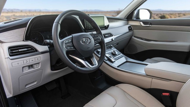 Nội thất Hyundai Palisade 2022 lần đầu lộ diện: Vô-lăng tích hợp nút cảm ứng như xe sang, ra mắt giữa năm sau - Ảnh 4.