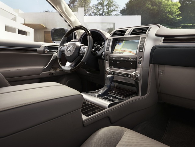Ra mắt Lexus GX 460: Thêm trang bị, giữ động cơ, giữ cả lưới tản nhiệt khổng lồ - Ảnh 4.
