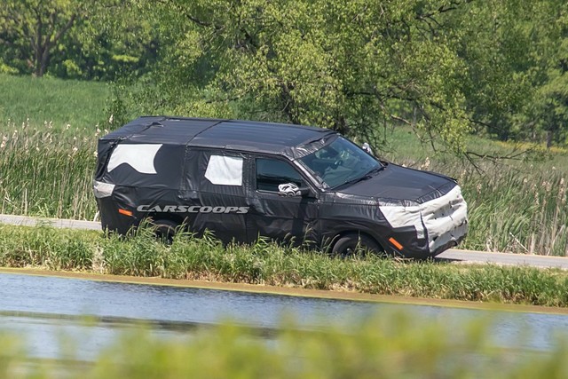 Jeep nhá hàng SUV mới đấu Ford Bronco nhưng lại bị ‘ném gạch’ không ngớt - Ảnh 1.