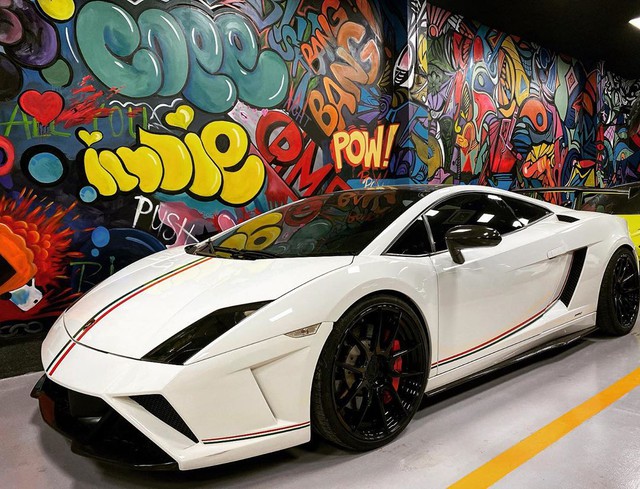 Chan decal Lamborghini Gallardo LP560-4 do Squadra Corse doc nhat Viet Nam tro ve mau nguyen ban