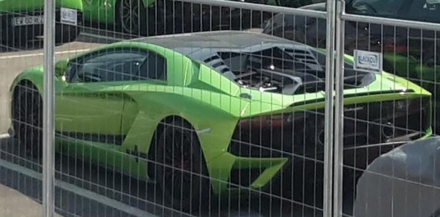 Siêu xe kế nhiệm Lamborghini Aventador lộ diện hoàn chỉnh lần đầu tiên - Ảnh 1.