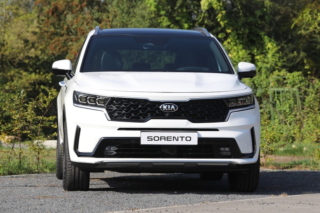 Kia Sorento thế hệ mới chốt lịch ra mắt Việt Nam: ‘Lột xác’ toàn diện thách thức Hyundai Santa Fe - Ảnh 1. Kia Sorento thế hệ mới chốt lịch ra mắt Việt Nam: ‘Lột xác’ toàn diện thách thức Hyundai Santa Fe - Ảnh 1.