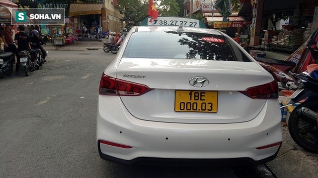 Xe biển số vàng “lạ lẫm” trên đường phố Sài Gòn - Ảnh 3.