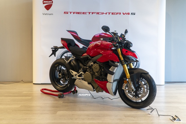 Lộ diện Ducati Streetfighter V4 chính hãng trước ngày ra mắt tại Việt Nam, giá từ 650 triệu đồng - Ảnh 2.