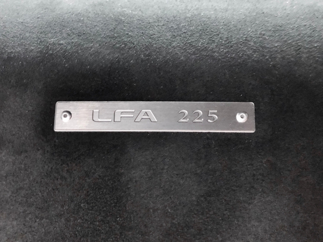 Cận cảnh chiếc Lexus LFA màu nâu độc nhất vô nhị - Ảnh 15.