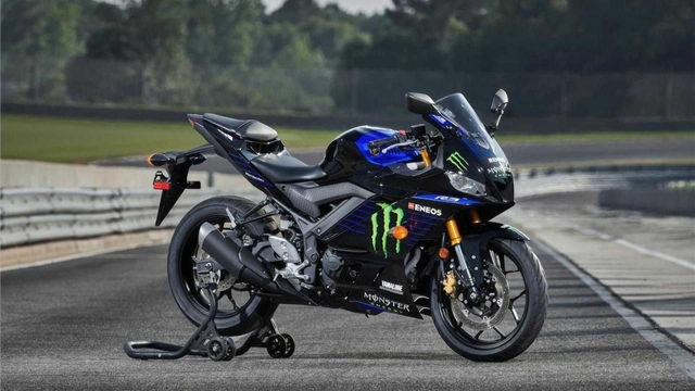 Yamaha YZF-R3 Monster Energy MotoGP Edition 2021 chính thức ra mắt  - Ảnh 1.
