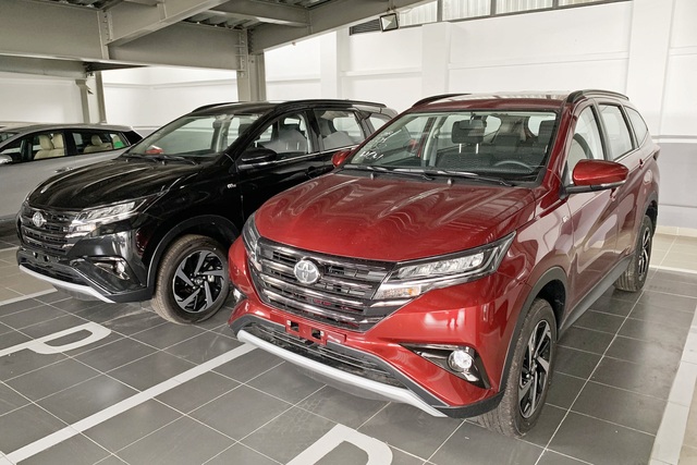 Toyota Rush bất ngờ giảm 35 triệu, còn 633 triệu đồng, đáp trả Mitsubishi Xpander - Ảnh 1.