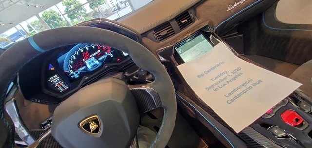 Thực hư chuyện Lamborghini Centenario Roadster LP770-4 có thể về Việt Nam: Cộng đồng mạng chỉ ra nhiều điều nghi vấn - Ảnh 1. Thực hư chuyện Lamborghini Centenario Roadster LP770-4 có thể về Việt Nam: Cộng đồng mạng chỉ ra nhiều điều nghi vấn - Ảnh 1.