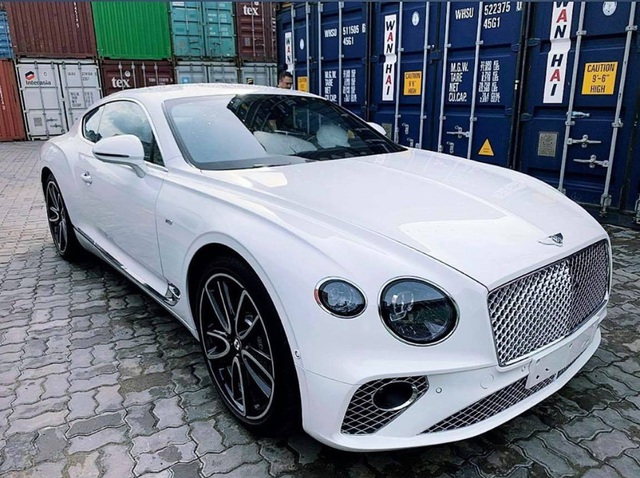 Bentley Continental GT V8 thứ 2 về Việt Nam với diện mạo khác biệt - Ảnh 1.