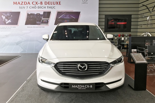 Mazda CX-8 nâng cấp trang bị tại Việt Nam: Cách làm khác lạ, giữ giá dưới 1 tỷ, đáp trả Toyota Fortuner 2021 - Ảnh 1. Mazda CX-8 nâng cấp trang bị tại Việt Nam: Cách làm khác lạ, giữ giá dưới 1 tỷ, đáp trả Toyota Fortuner 2021 - Ảnh 1.