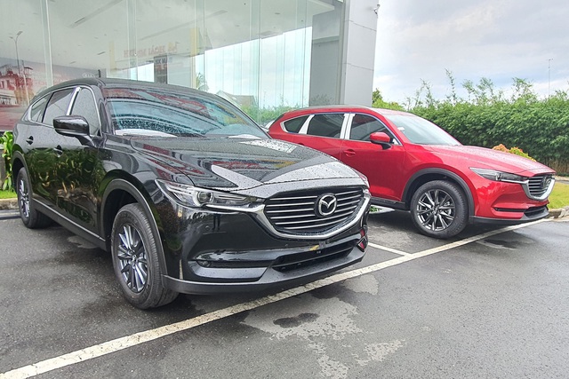 Mazda CX-8 nâng cấp trang bị tại Việt Nam: Cách làm khác lạ, giữ giá dưới 1 tỷ, đáp trả Toyota Fortuner 2021 - Ảnh 2. Mazda CX-8 nâng cấp trang bị tại Việt Nam: Cách làm khác lạ, giữ giá dưới 1 tỷ, đáp trả Toyota Fortuner 2021 - Ảnh 2.