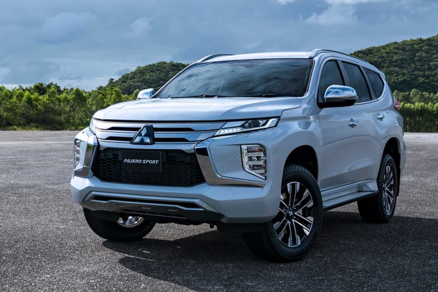 Mitsubishi Pajero Sport 2020 sắp ra mắt Việt Nam lộ thêm thông tin trước giờ G: Full option như xe Thái, đe doạ Toyota Fortuner - Ảnh 1.