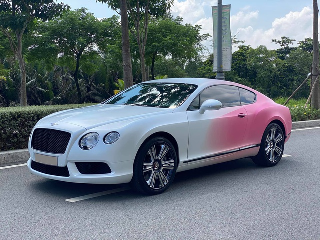 Chán màu áo cam, Bentley Continental GT V8 đầu tiên tại Việt Nam lại lột xác với lớp áo đổi màu độc đáo - Ảnh 2.