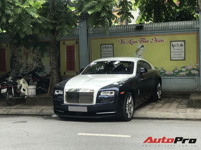 Sau tai nạn nát đầu, Rolls-Royce Wraith cực độc tại Hà Nội giờ ra sao? - Ảnh 1.