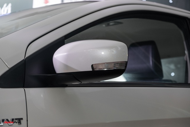 Khám phá Suzuki Ciaz 2020 giá 529 triệu đồng tại Việt Nam: Thiếu nhiều tính năng cơ bản - Ảnh 5. Khám phá Suzuki Ciaz 2020 giá 529 triệu đồng tại Việt Nam: Thiếu nhiều tính năng cơ bản - Ảnh 5.