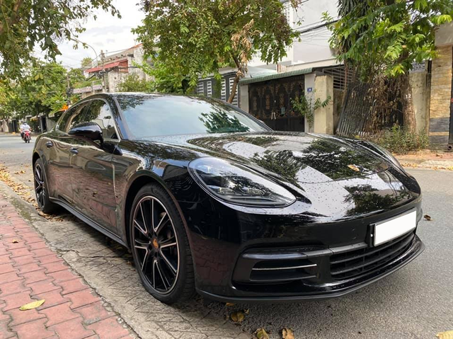 Mới chạy 10.000km, Porsche Panamera 4 Executive đã bán lại với giá rẻ hơn 2 tỷ đồng - Ảnh 1.