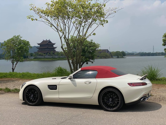 Doanh nhân Hà Nội chia tay hàng hiếm Mercedes-AMG GT Roadster - Ảnh 2.