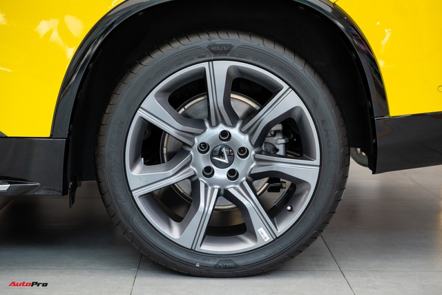 Mục sở thị VinFast President giá sốc 3,8 tỷ: Có đấu được Lexus LX570? - Ảnh 8. Mục sở thị VinFast President giá sốc 3,8 tỷ: Có đấu được Lexus LX570? - Ảnh 8.