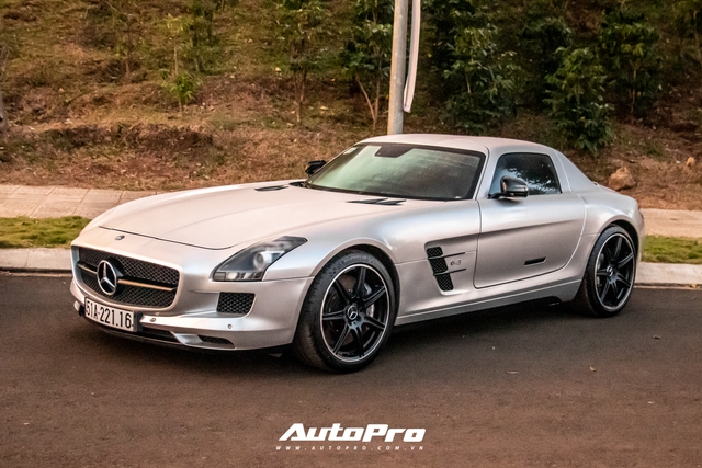 Doanh nhân Đặng Lê Nguyên Vũ trưng dàn xe hơn 100 tỷ đồng: Bộ sưu tập Porsche 911 và Mercedes SLS AMG khiến dân chơi xe phải kính nể - Ảnh 8.