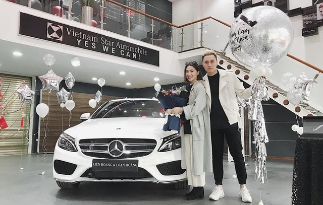 Kiên Hoàng và Heo Mi Nhon sắm Porsche Cayenne Coupe bạc tỷ chơi Tết: Đợi 7 tháng mới có xe, thay chiếc Mercedes-Benz C 300 đã 3 năm tuổi - Ảnh 3.