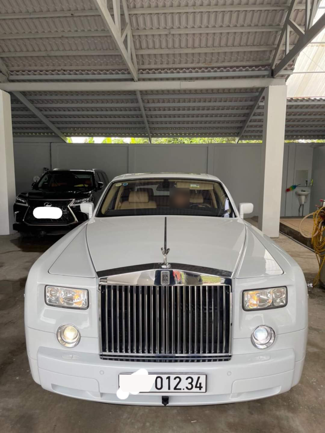 Có biển khủng 012.34, đại gia tự tin bán Rolls-Royce Phantom già với giá 13,5 tỷ đồng  - Ảnh 1.