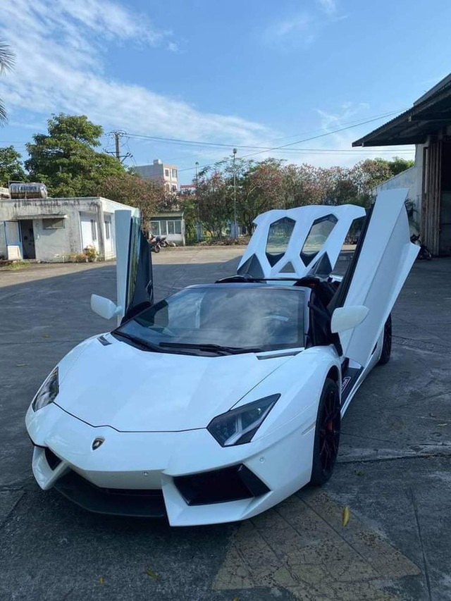 Sở hữu vườn lan đột biến tiền tỷ, nhiều đại gia Việt bạo chi tậu siêu xe khủng - Ảnh 2. Sở hữu vườn lan đột biến tiền tỷ, nhiều đại gia Việt bạo chi tậu siêu xe khủng - Ảnh 2.