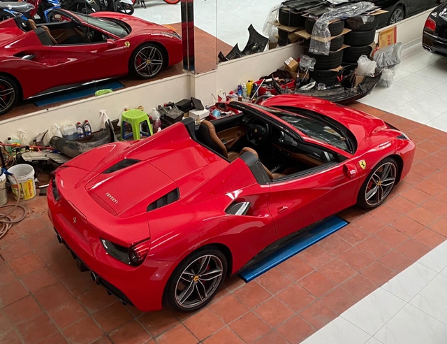 Đại gia chơi lớn độ ống xả Ryft cho siêu ngựa Ferrari 488 Spider, kèm tiết lộ: Cả thế giới chỉ có 18 bộ, chi phí không dưới 200 triệu - Ảnh 1.