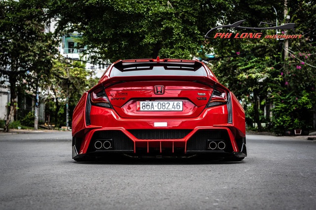 Dân chơi Phan Thiết chi trăm triệu đồng để độ Honda Civic thân rộng cực độc - Ảnh 7. Dân chơi Phan Thiết chi trăm triệu đồng để độ Honda Civic thân rộng cực độc - Ảnh 7.