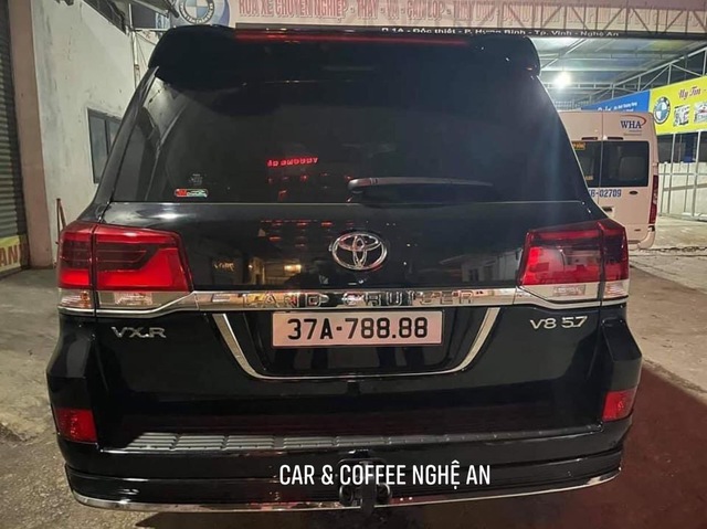 Loạt biển số cực đỉnh trên Toyota Land Cruiser tại Việt Nam: Tứ quý, số gánh, số tiến đủ cả - Ảnh 4.