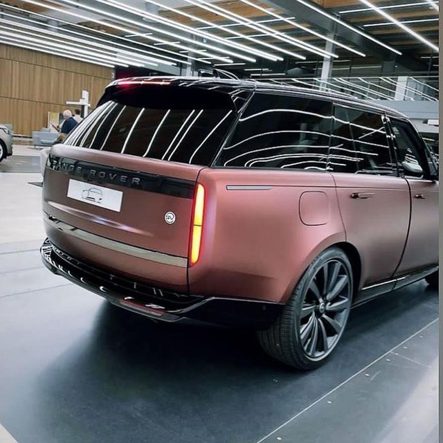 Range Rover đời mới lộ ảnh nóng ngay trước ngày ra mắt: Đèn hậu siêu đẹp - Ảnh 6.