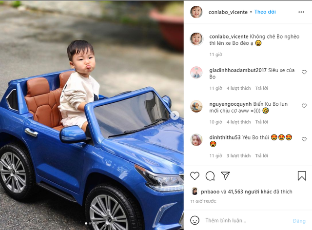 Sở hữu Lexus LX 570 mui trần với biển số độc khi mới 2 tuổi, bé Bo nhà Hòa Minzy đốn tim cộng động mạng với phong thái ‘quý tử’ - Ảnh 1.