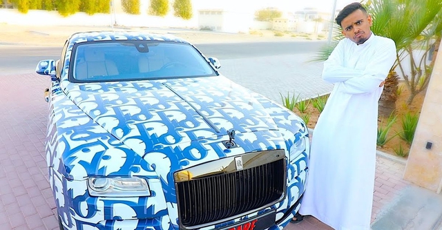 Bộ sưu tập xe khủng của rich kid giàu nhất Dubai: Đã toàn Rolls-Royce lại còn dán decal đắt khét của Supreme, LV - Ảnh 3.